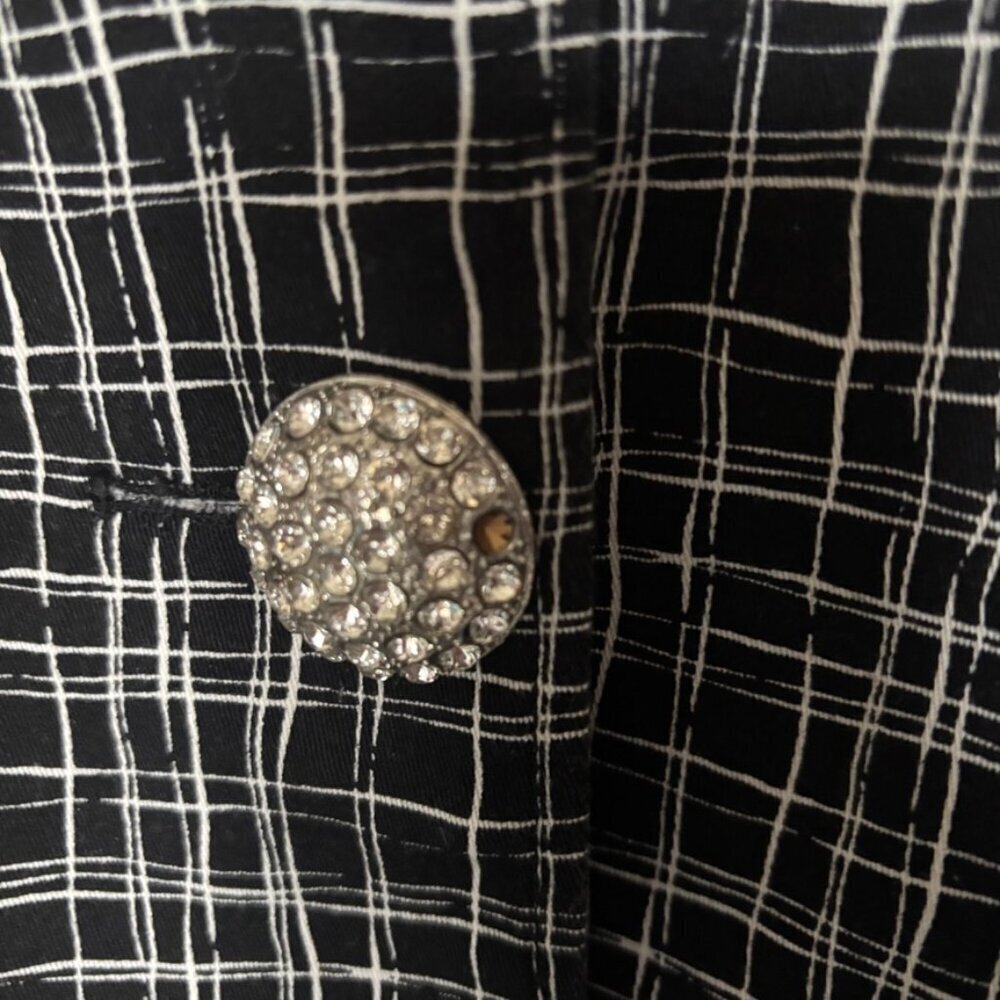 Pre-Loved Claus size 14 black and white checkered pattern blazer. - Picture 4 of 4